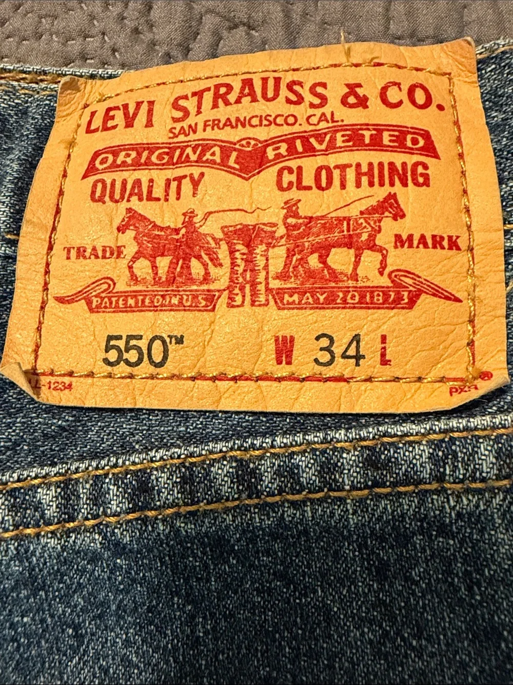 NWOT Men’s Levi’s Dark Denim Shorts Size 34